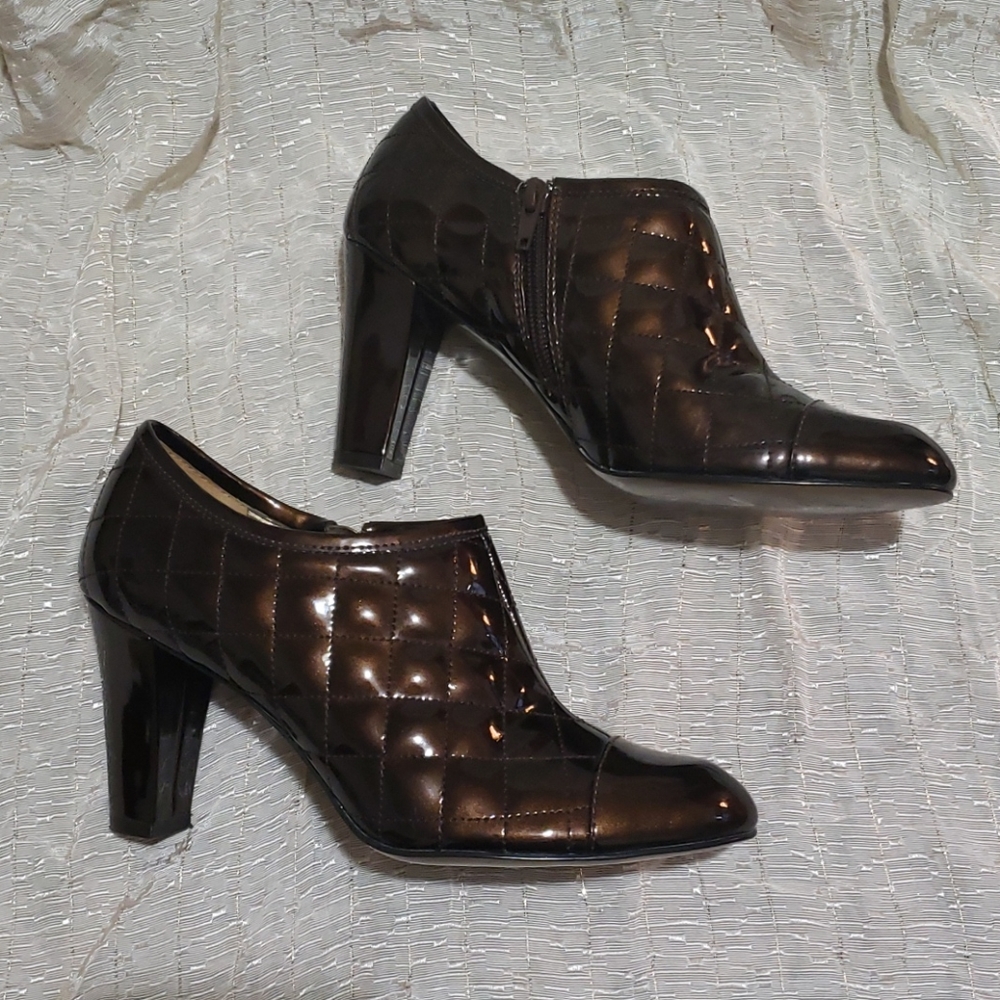 Ann Klein Quilted Metallic Copper Booties sz7 EUC